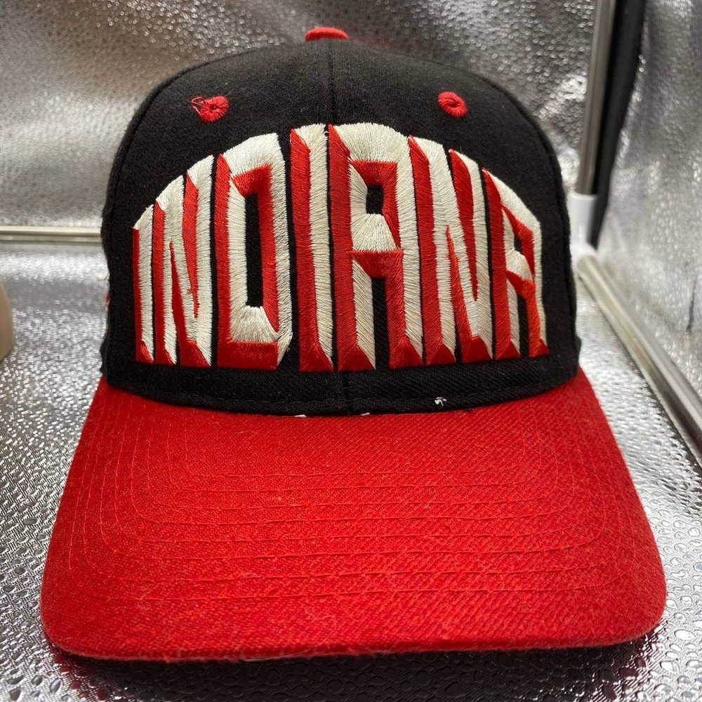 Vintage Indiana Hoosiers Top Of The World Mens 7 1/8 Black Fitted Hat Baseball